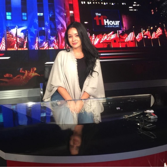 Grey Oversized Sweater - Picture 5 of 5